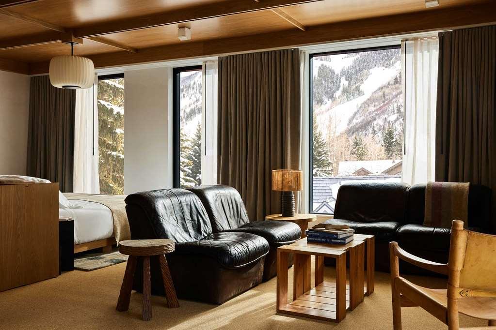 Mollie Aspen Hotel Room photo